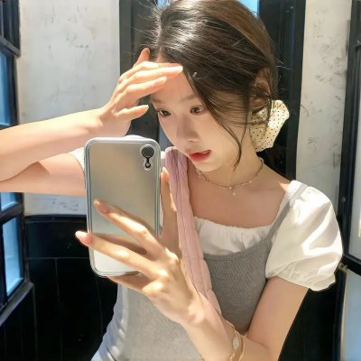 绿衣女子